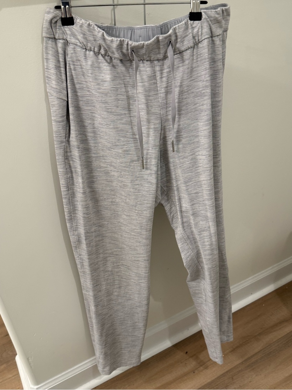 Lululemon On the Run Stretch Drawstring Jogger Pants - Light Heather Gray